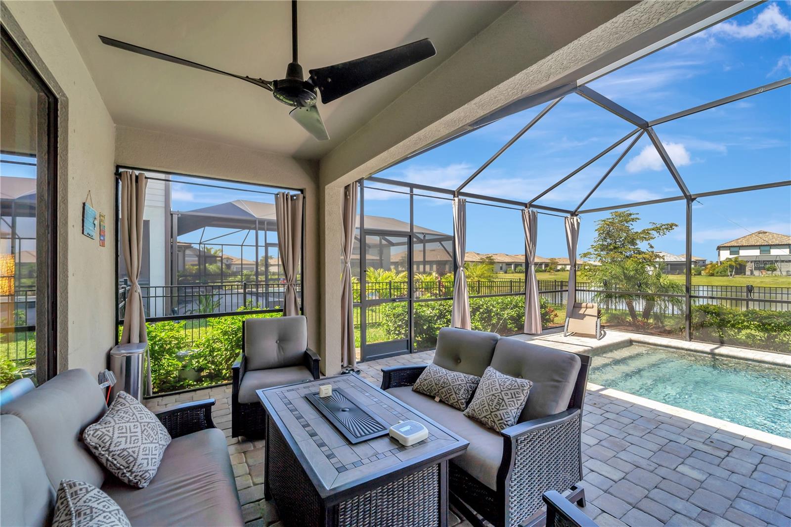 15719 BAREFOOT BEACH DR, LAKEWOOD RANCH, FL, 34211