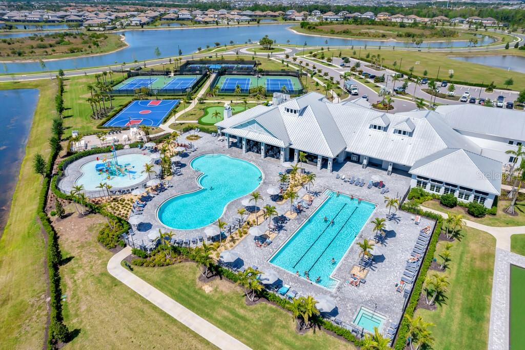 15719 BAREFOOT BEACH DR, LAKEWOOD RANCH, FL, 34211