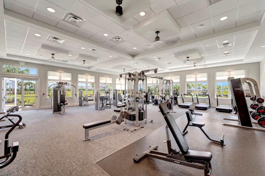 15719 BAREFOOT BEACH DR, LAKEWOOD RANCH, FL, 34211