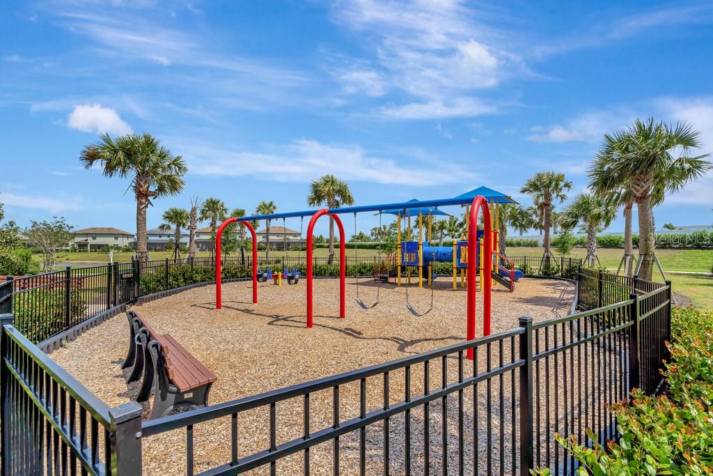 15719 BAREFOOT BEACH DR, LAKEWOOD RANCH, FL, 34211