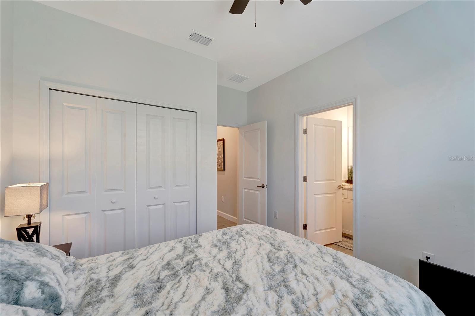 15719 BAREFOOT BEACH DR, LAKEWOOD RANCH, FL, 34211