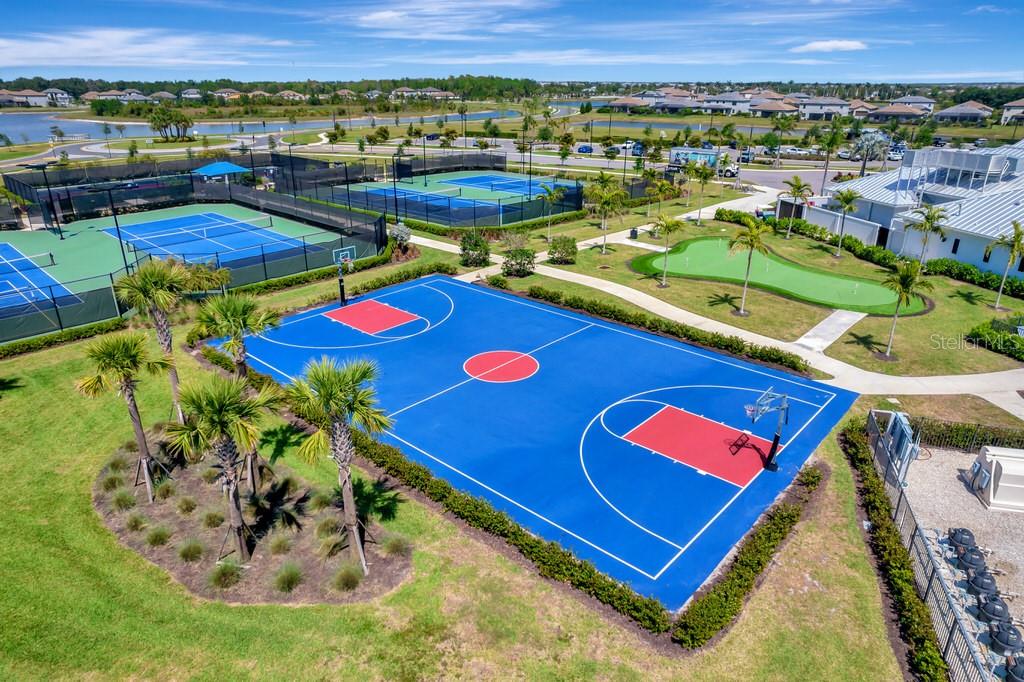 15719 BAREFOOT BEACH DR, LAKEWOOD RANCH, FL, 34211