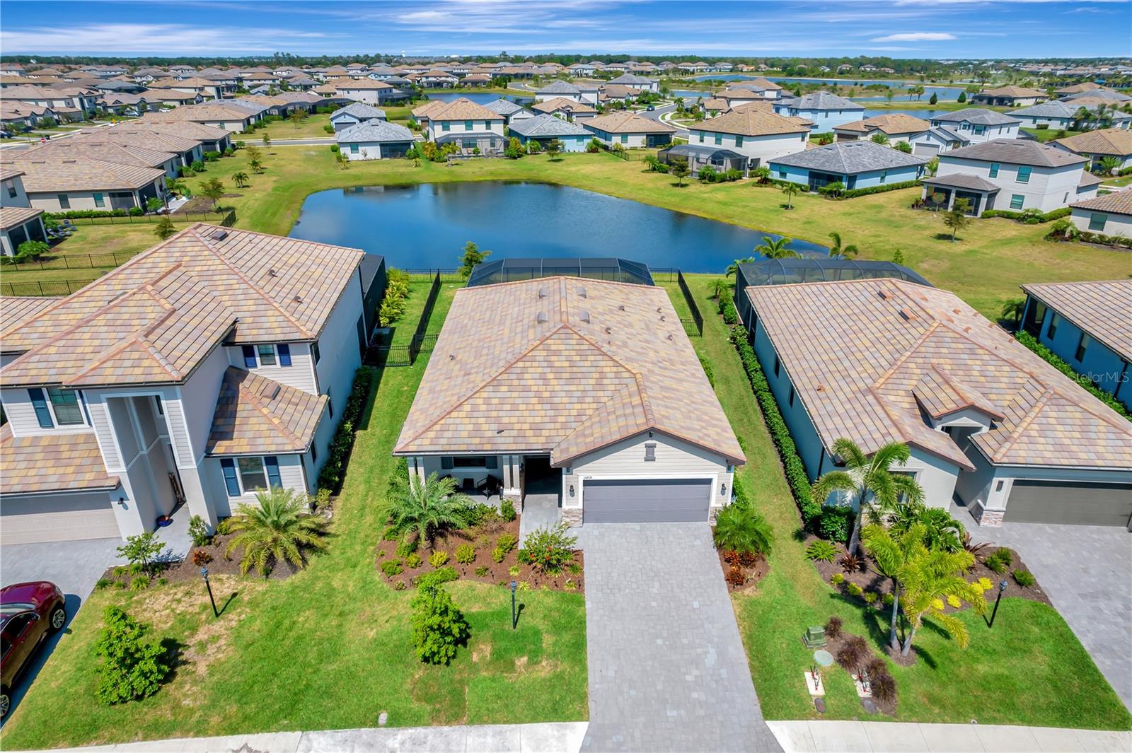 15719 BAREFOOT BEACH DR, LAKEWOOD RANCH, FL, 34211