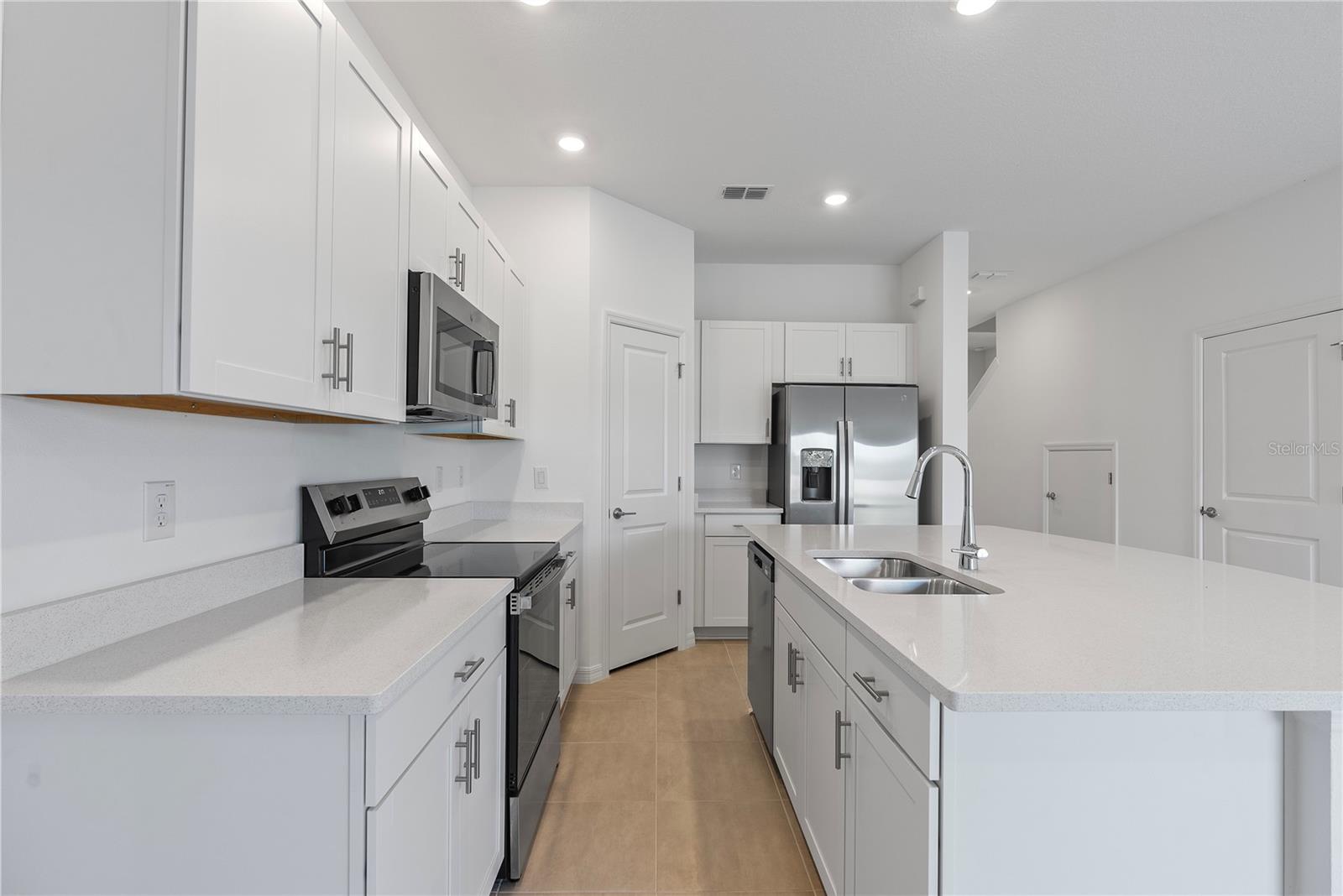 2128 HALLIER CV, WESLEY CHAPEL, FL, 33543