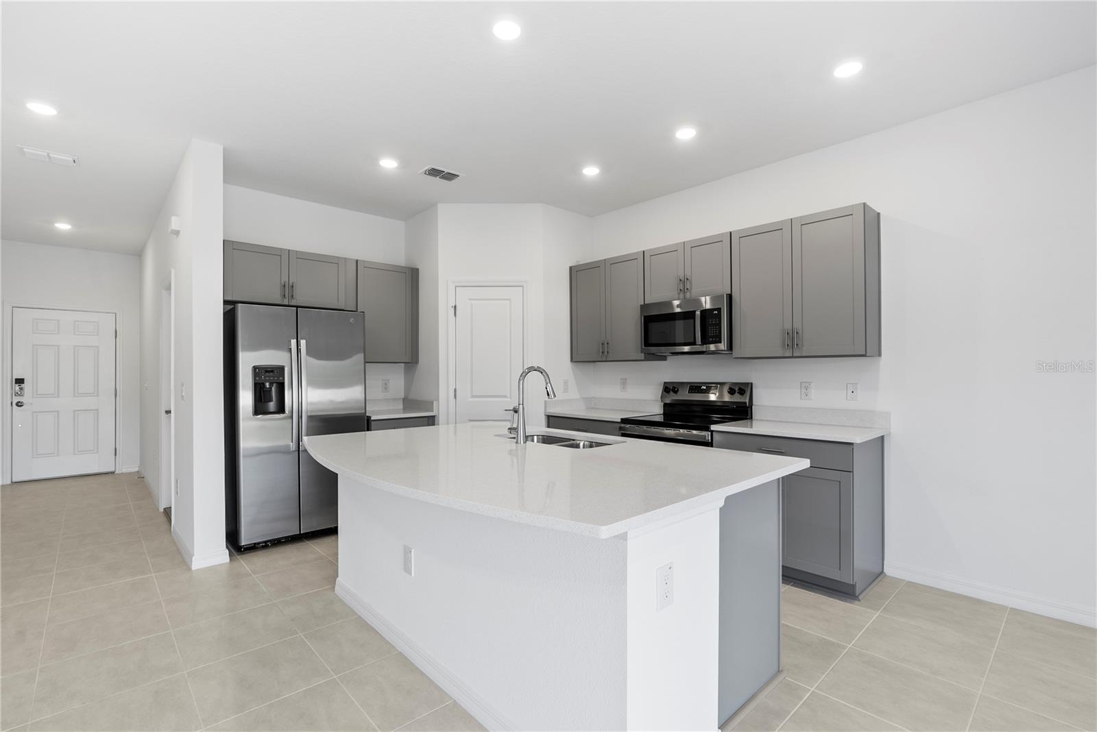 2130 HALLIER CV, WESLEY CHAPEL, FL, 33543