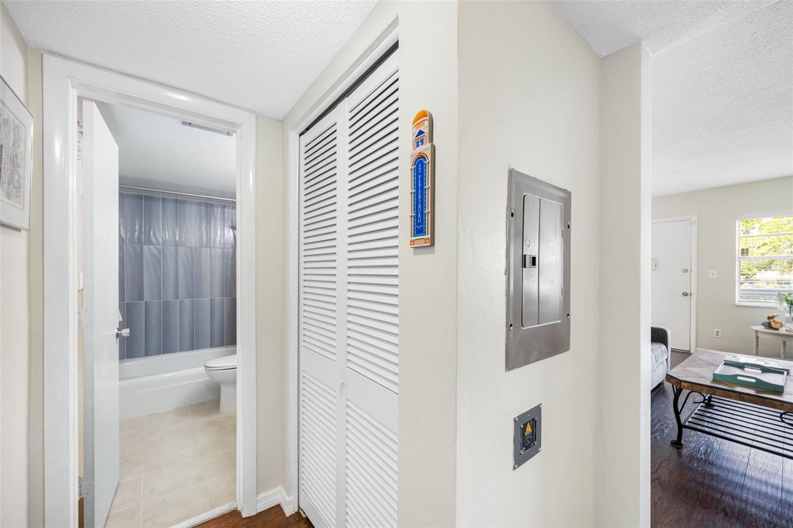1000 79TH AVE N #211, ST PETERSBURG, FL, 33702