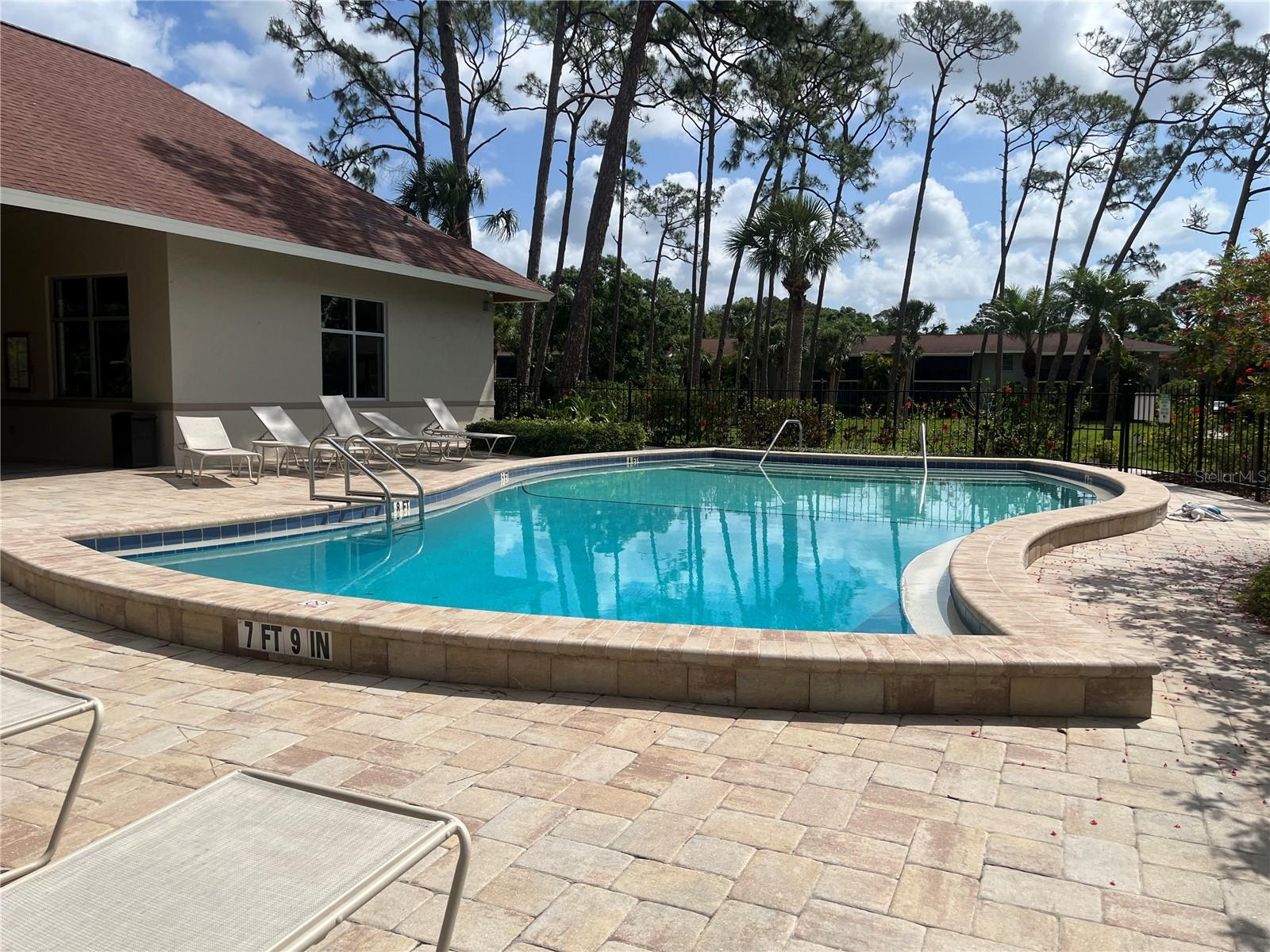 900 LA COSTA CIR #4, SARASOTA, FL, 34237