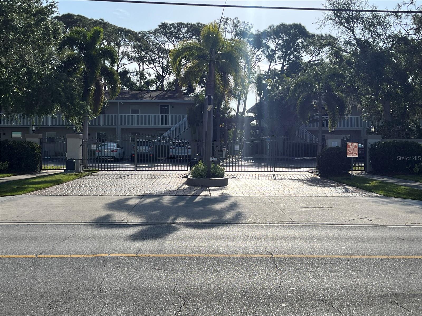 900 LA COSTA CIR #4, SARASOTA, FL, 34237