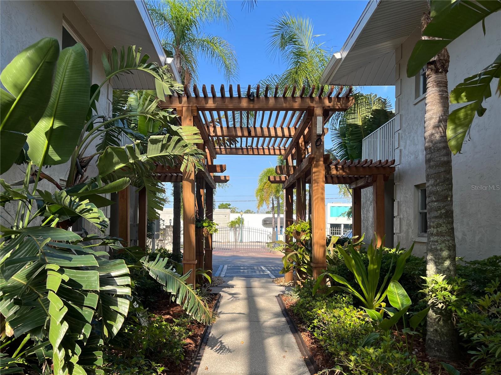 900 LA COSTA CIR #4, SARASOTA, FL, 34237
