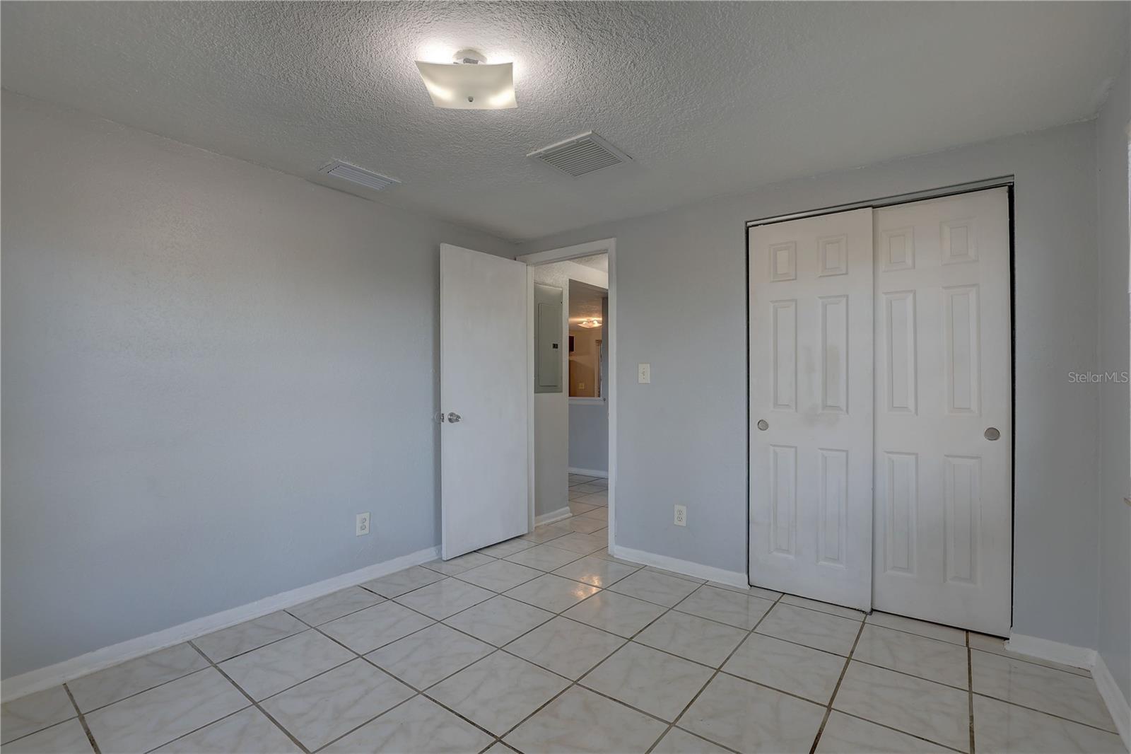 2009 E ESKIMO AVE, TAMPA, FL, 33604