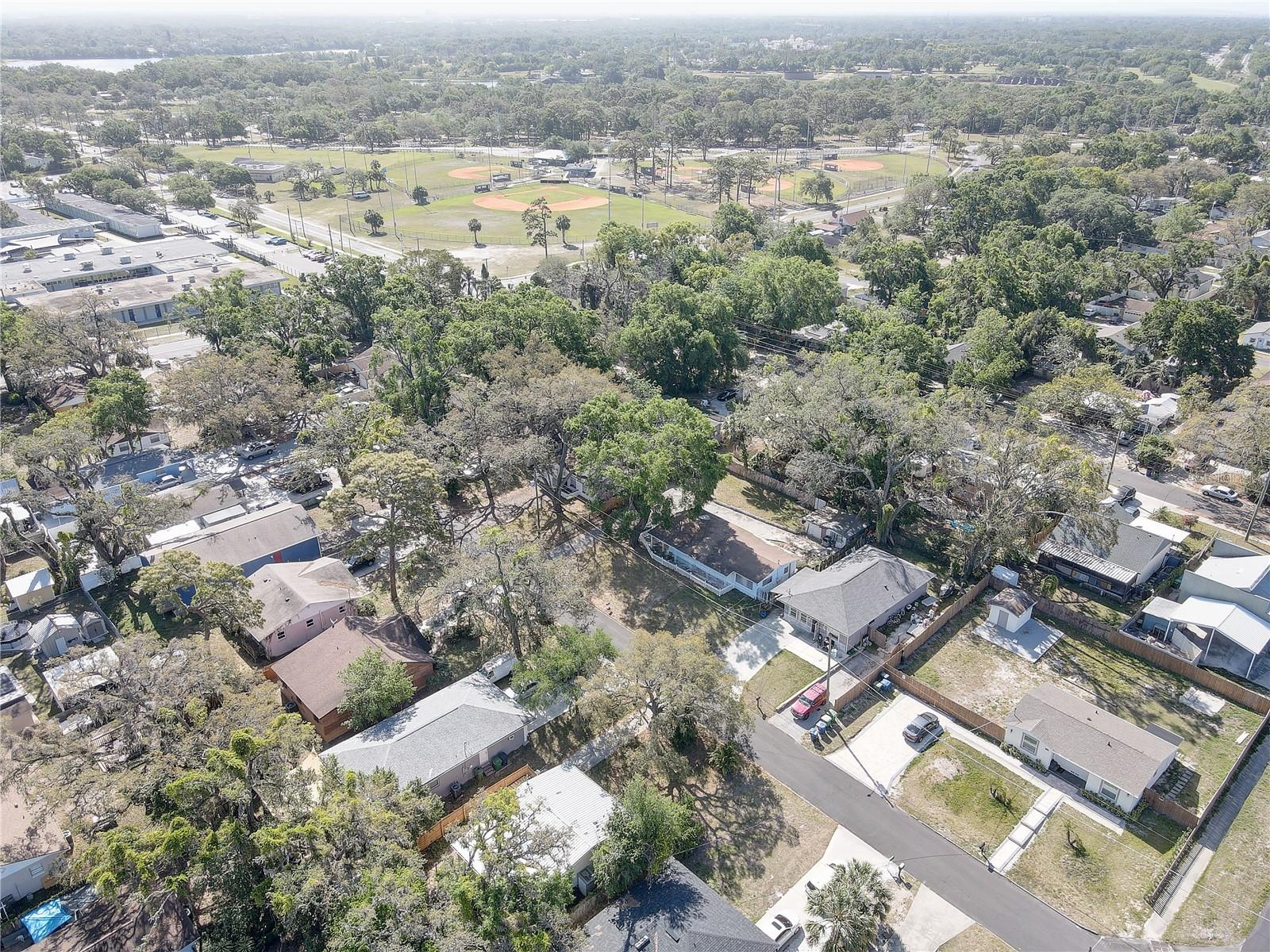 2009 E ESKIMO AVE, TAMPA, FL, 33604