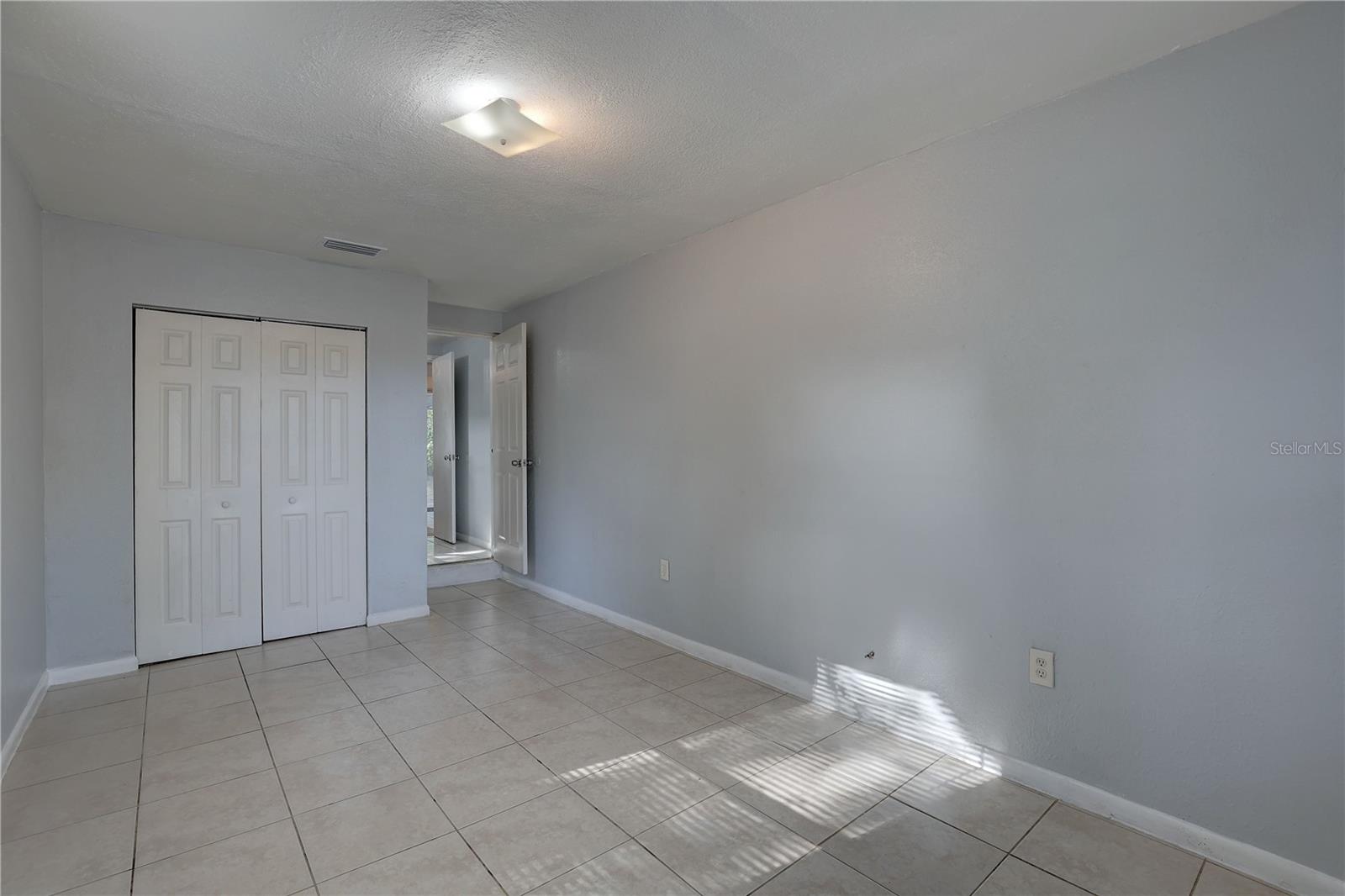 2009 E ESKIMO AVE, TAMPA, FL, 33604