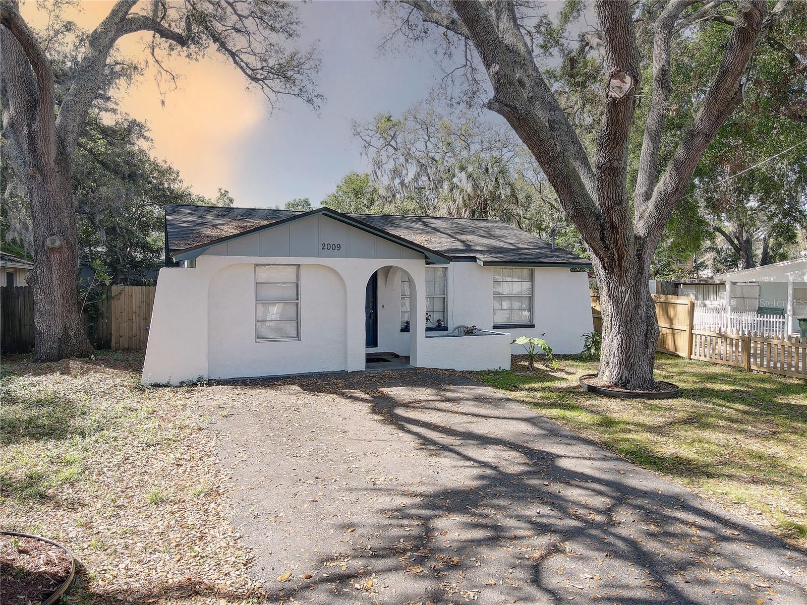 2009 E ESKIMO AVE, TAMPA, FL, 33604