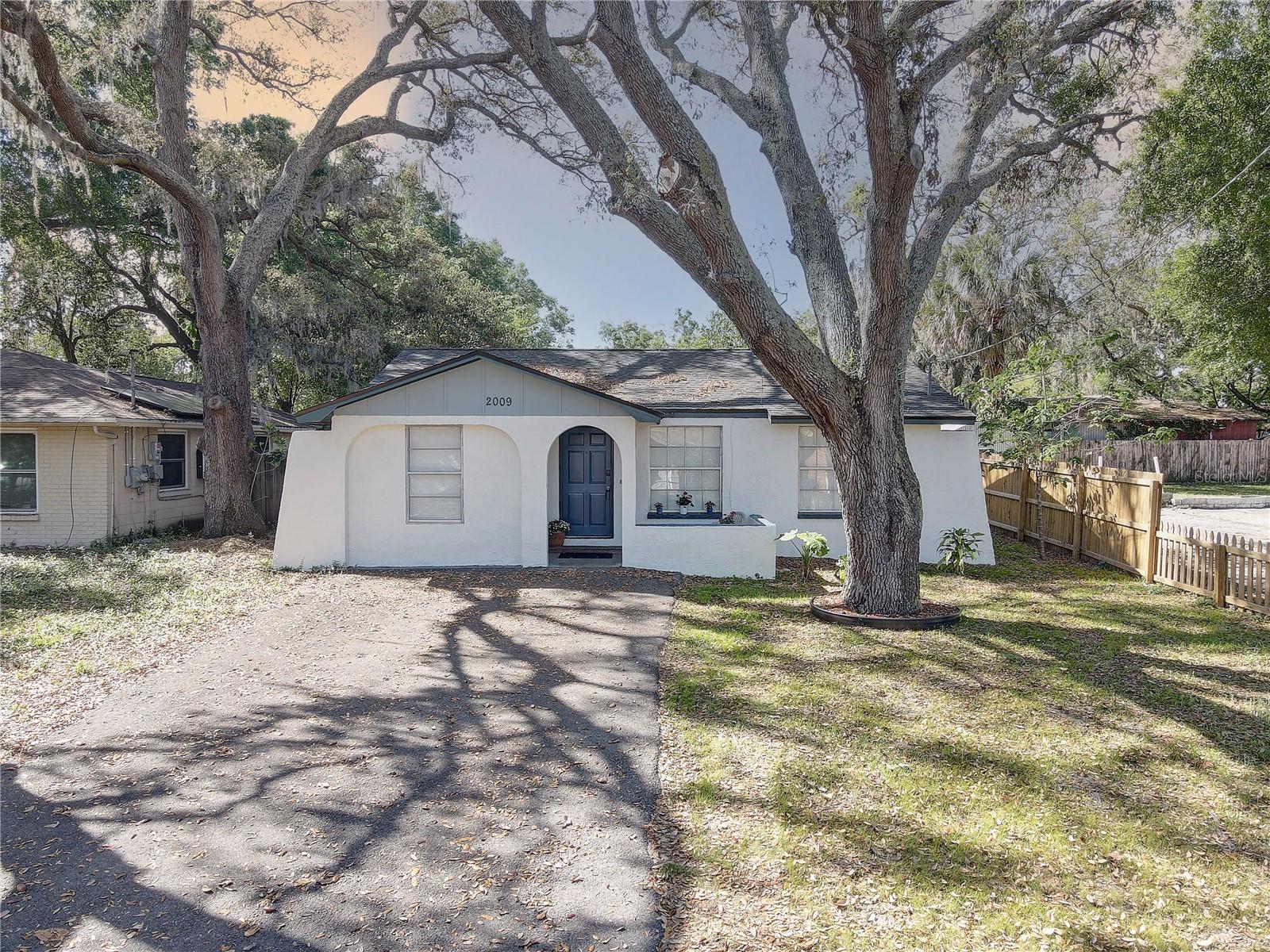 2009 E ESKIMO AVE, TAMPA, FL, 33604