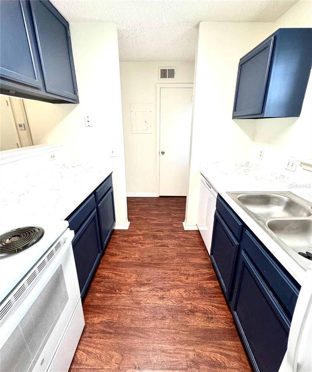 2302 MAKI RD #24, PLANT CITY, FL, 33563