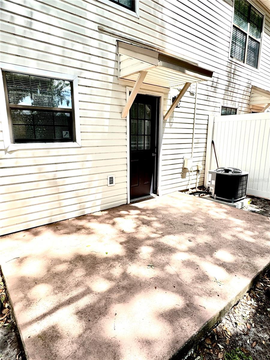 2302 MAKI RD #24, PLANT CITY, FL, 33563
