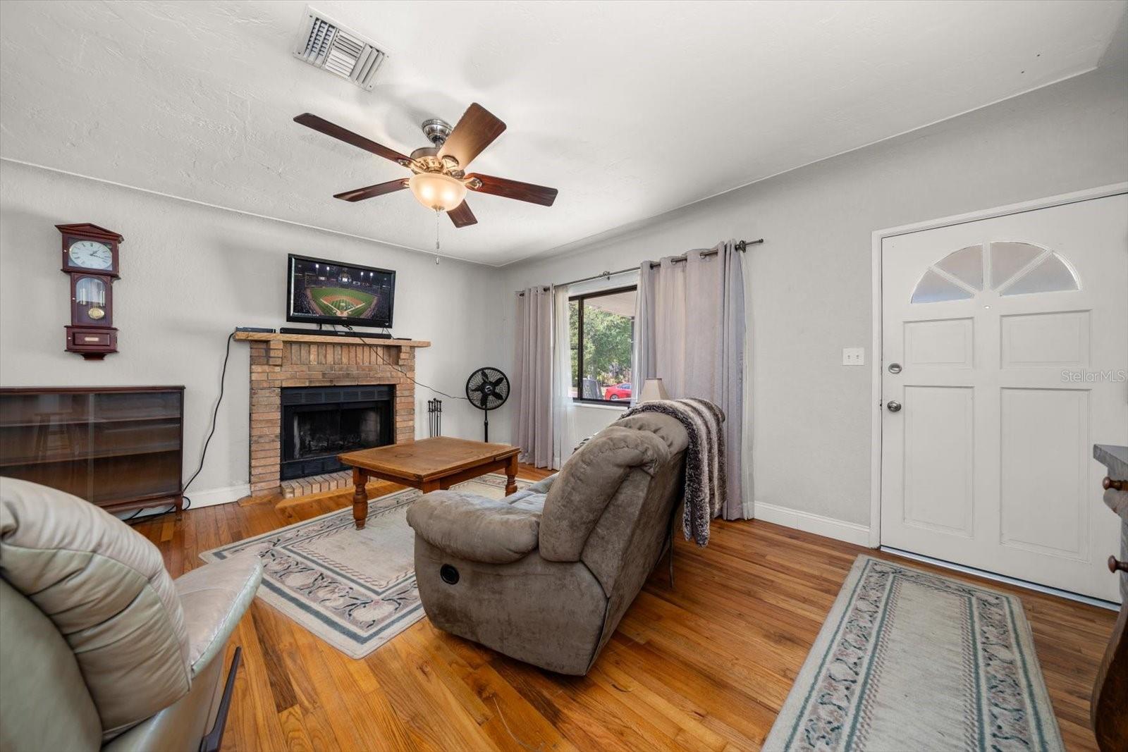2718 35TH AVE N, ST PETERSBURG, FL, 33713