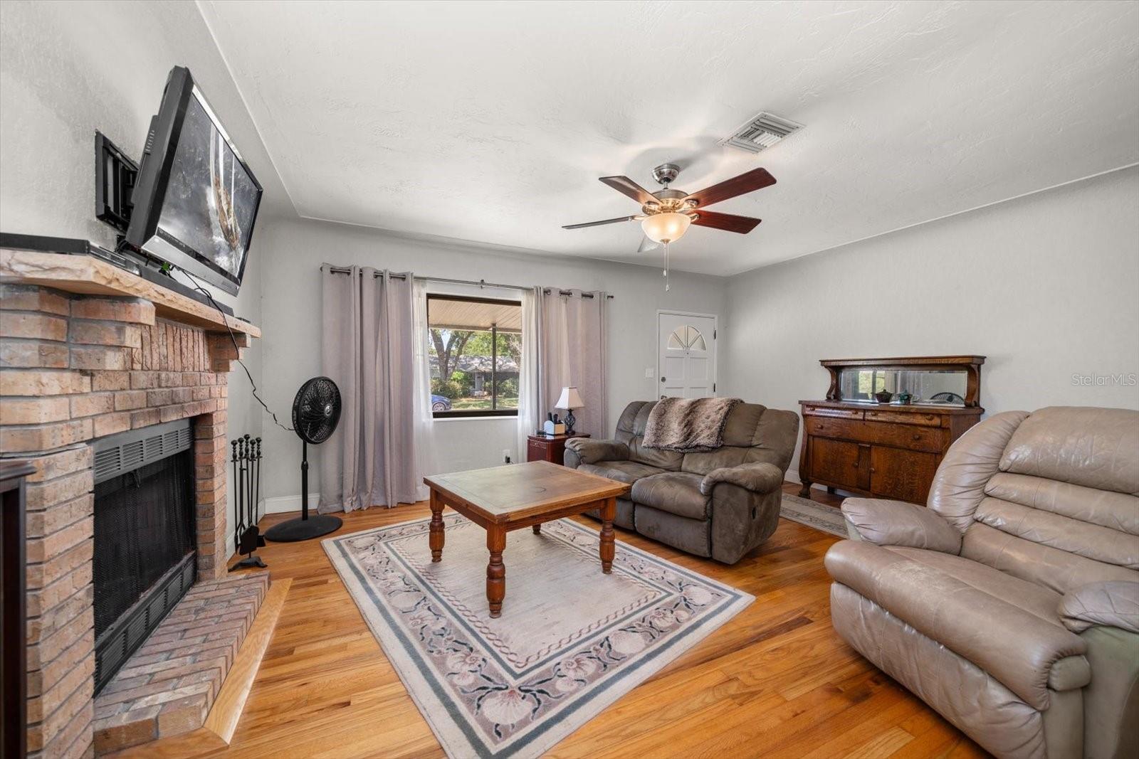 2718 35TH AVE N, ST PETERSBURG, FL, 33713