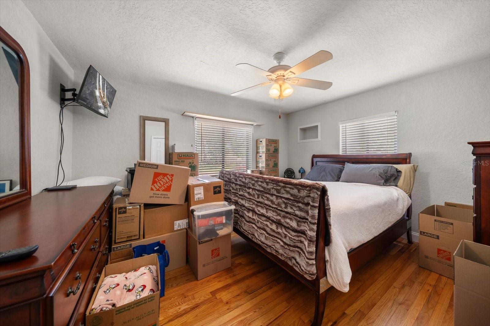 2718 35TH AVE N, ST PETERSBURG, FL, 33713