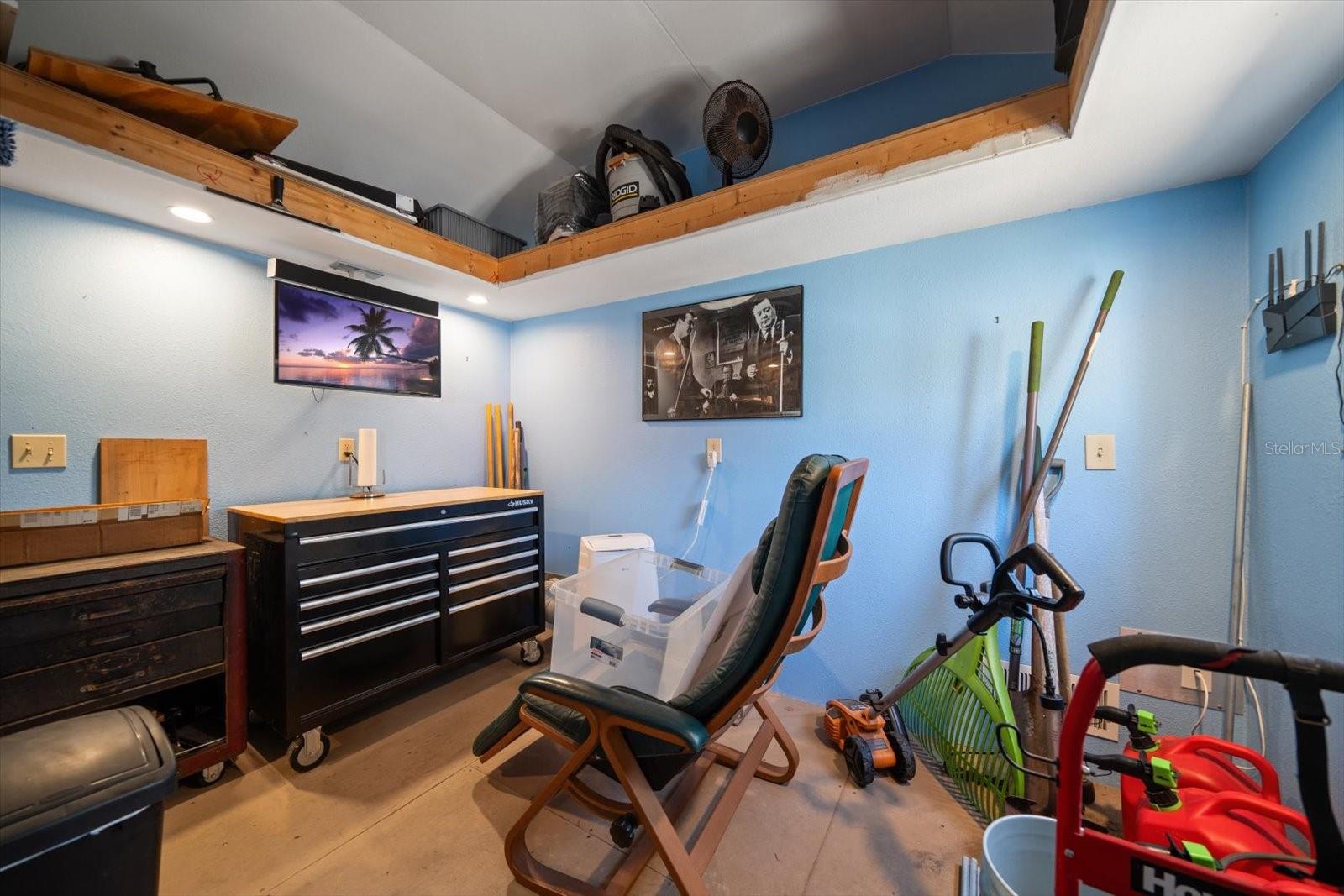 2718 35TH AVE N, ST PETERSBURG, FL, 33713