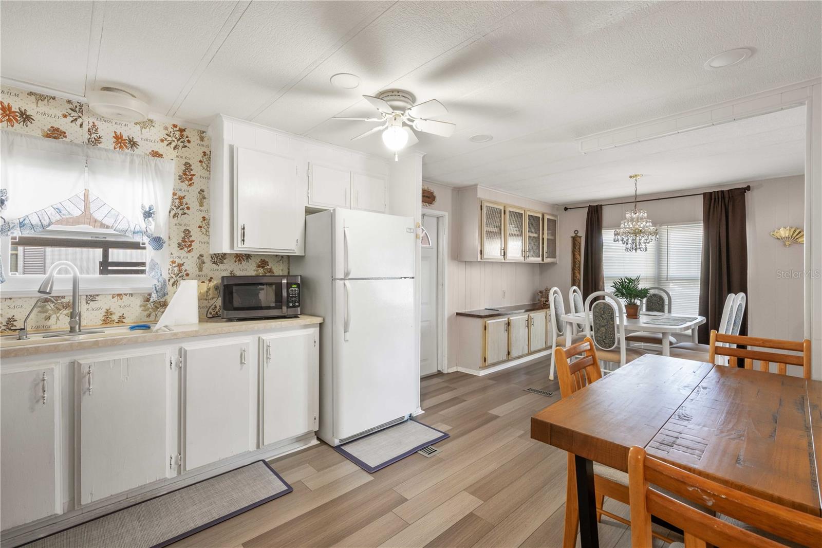 37848 BARCELONA AVE, ZEPHYRHILLS, FL, 33541
