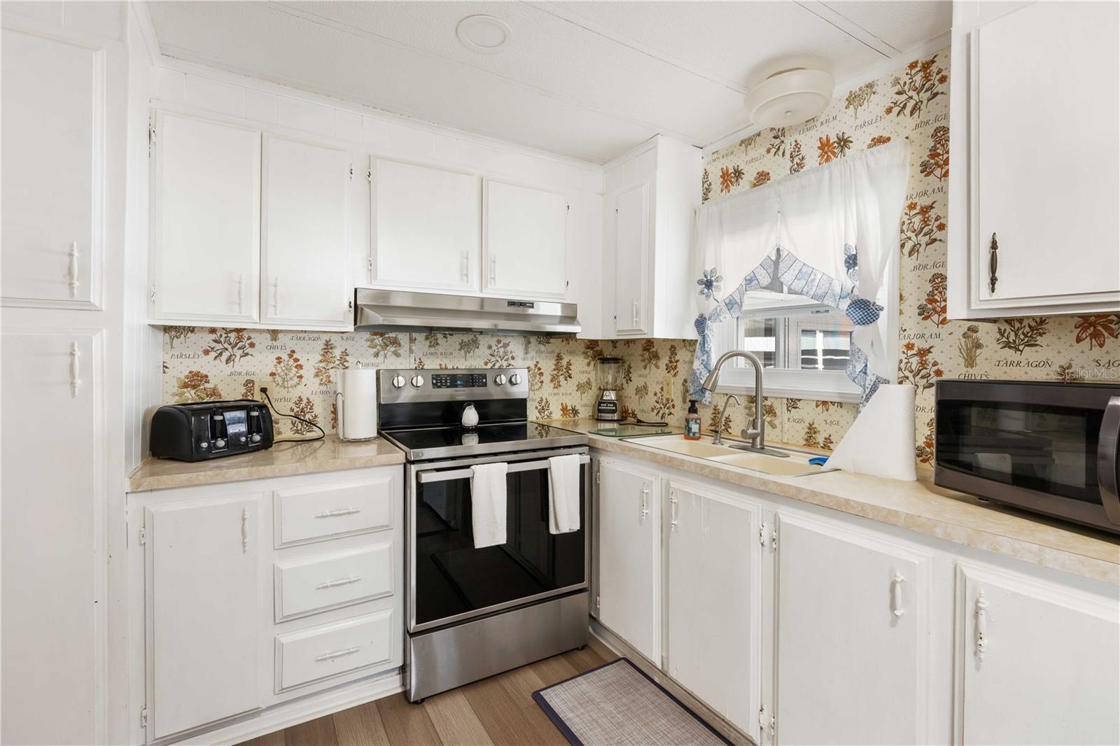 37848 BARCELONA AVE, ZEPHYRHILLS, FL, 33541