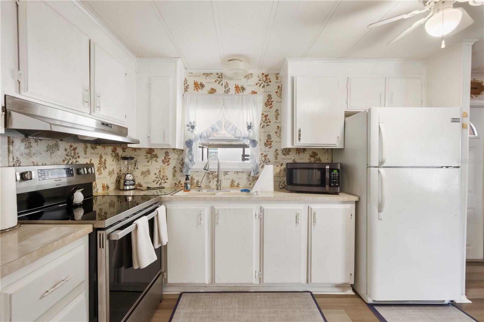 37848 BARCELONA AVE, ZEPHYRHILLS, FL, 33541