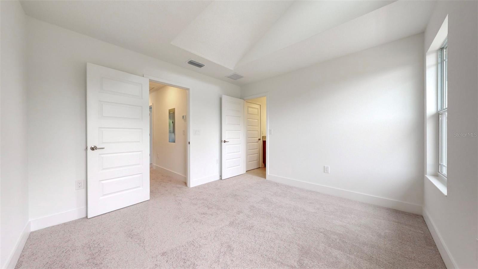 2915 W CHERRY ST, TAMPA, FL, 33607