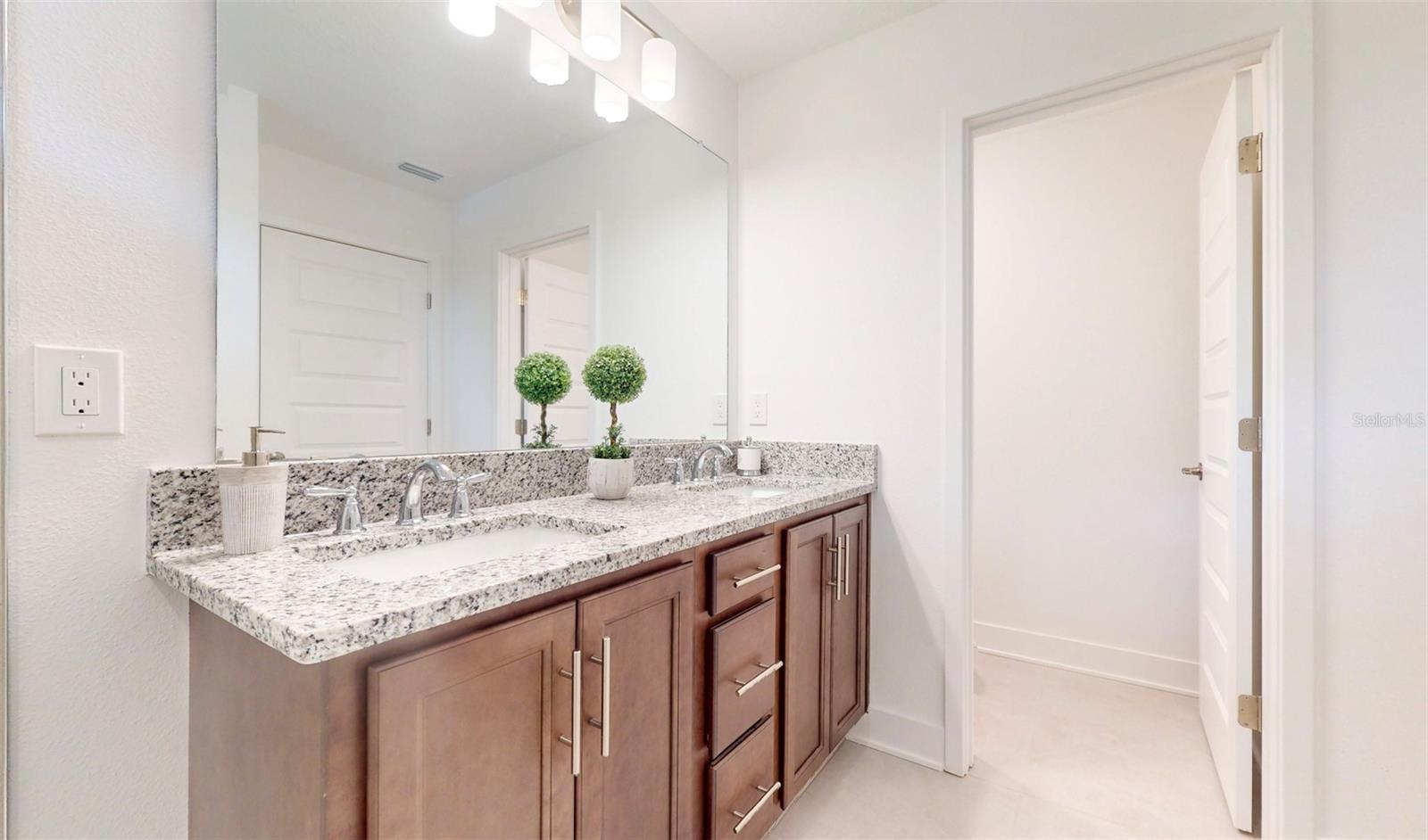 2915 W CHERRY ST, TAMPA, FL, 33607