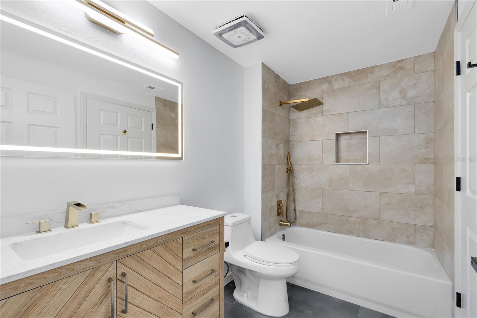 6685 QUEENS BOROUGH AVE #202, ORLANDO, FL, 32835