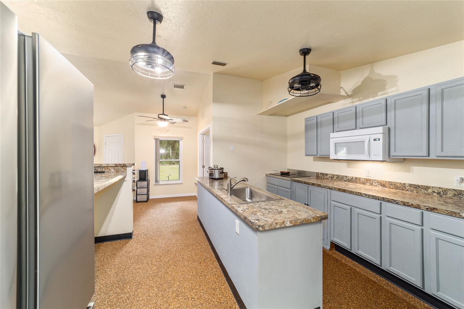 15 SEQUOIA LOOP CT, OCKLAWAHA, FL, 32179