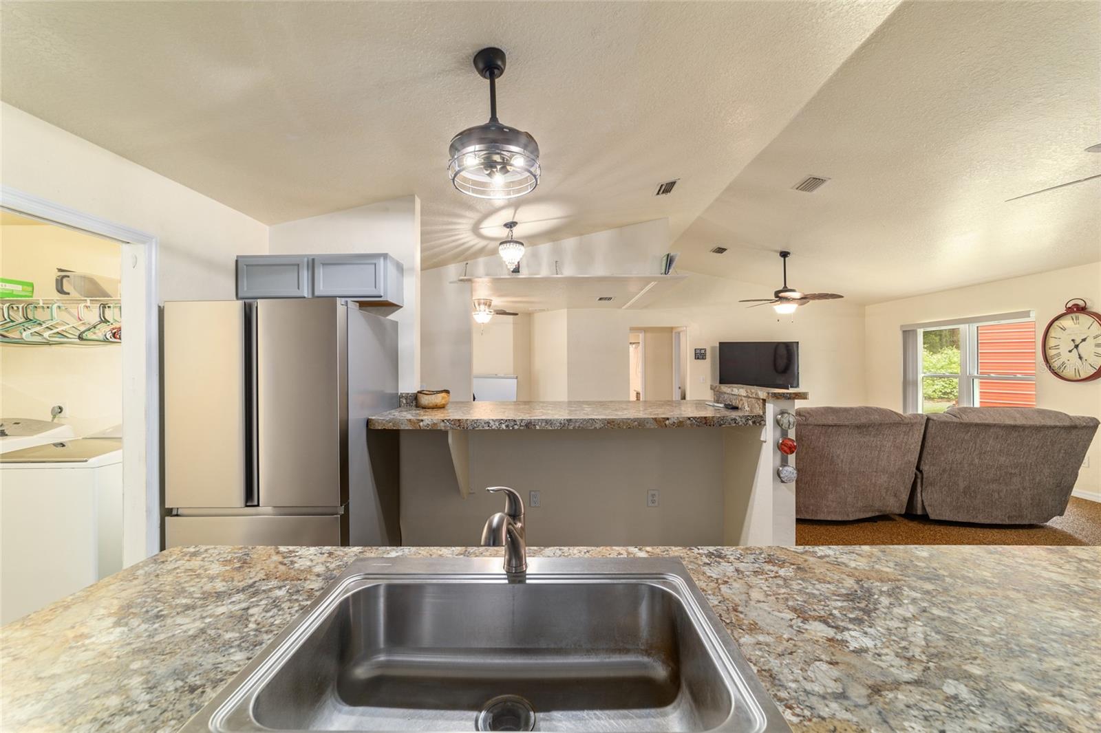 15 SEQUOIA LOOP CT, OCKLAWAHA, FL, 32179