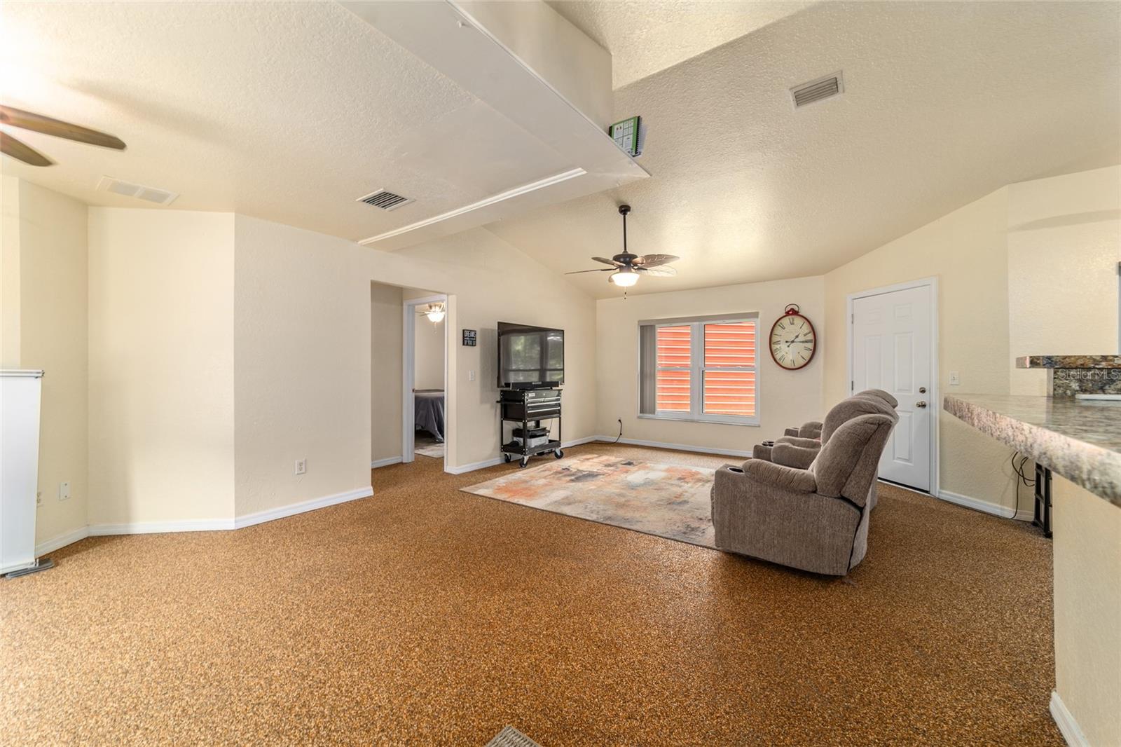 15 SEQUOIA LOOP CT, OCKLAWAHA, FL, 32179