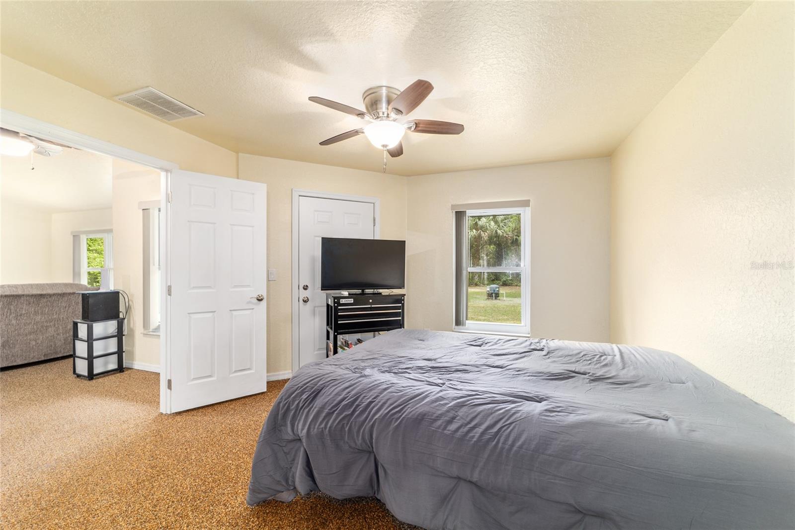 15 SEQUOIA LOOP CT, OCKLAWAHA, FL, 32179