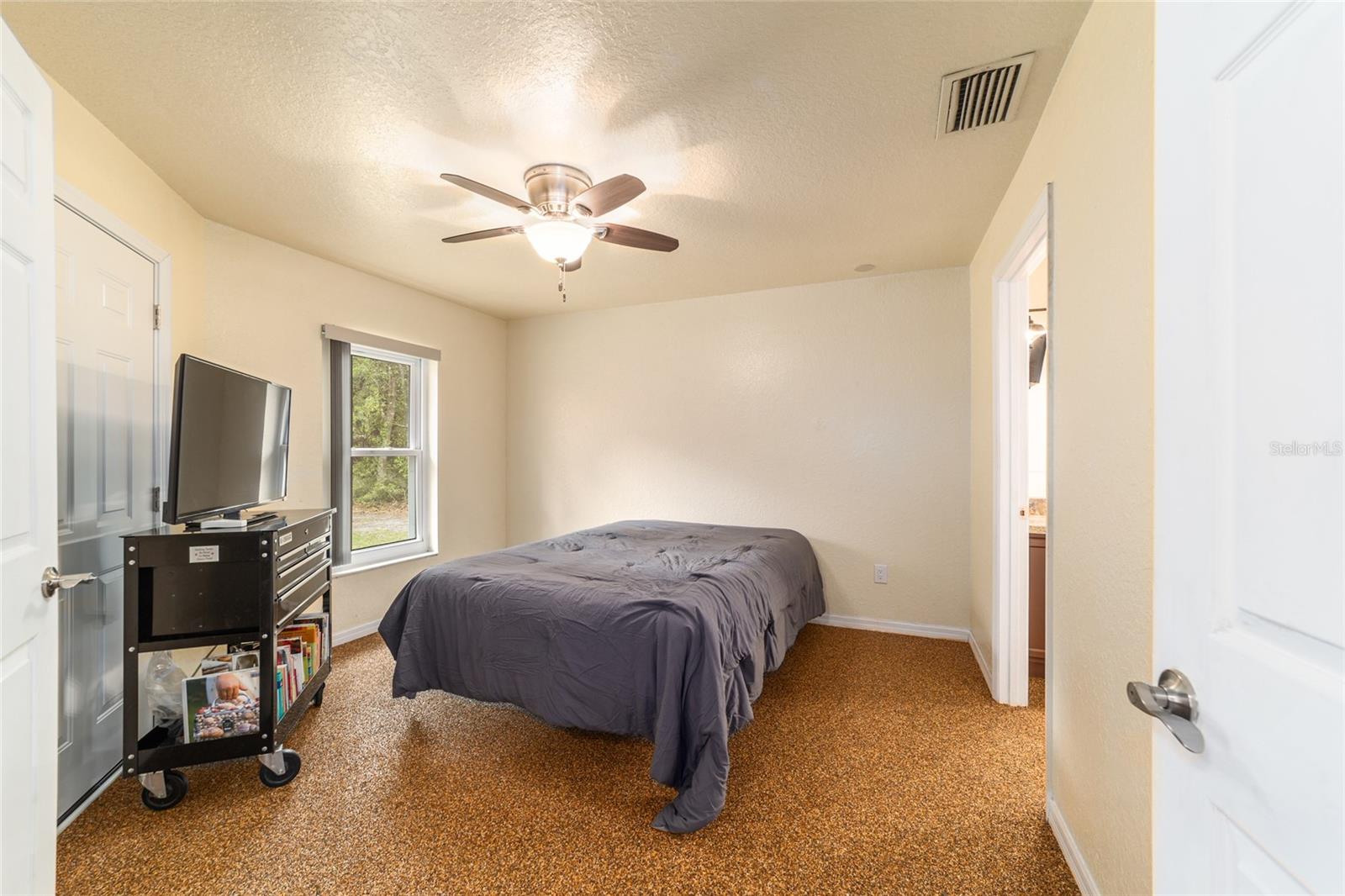 15 SEQUOIA LOOP CT, OCKLAWAHA, FL, 32179