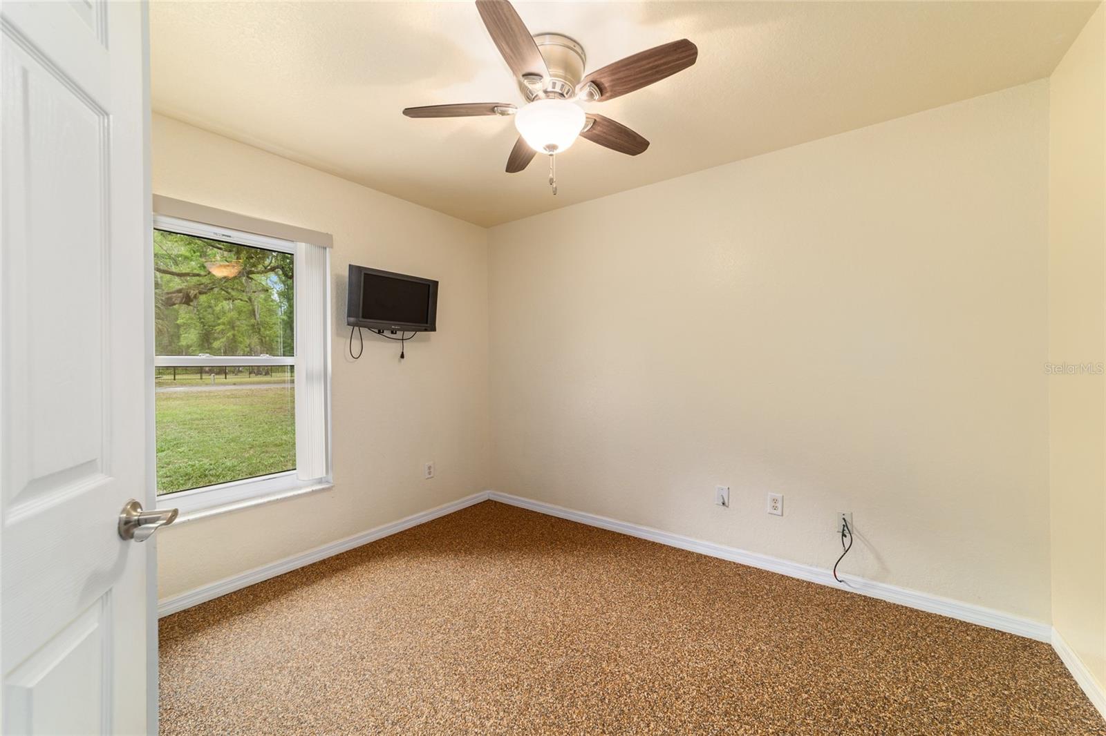 15 SEQUOIA LOOP CT, OCKLAWAHA, FL, 32179