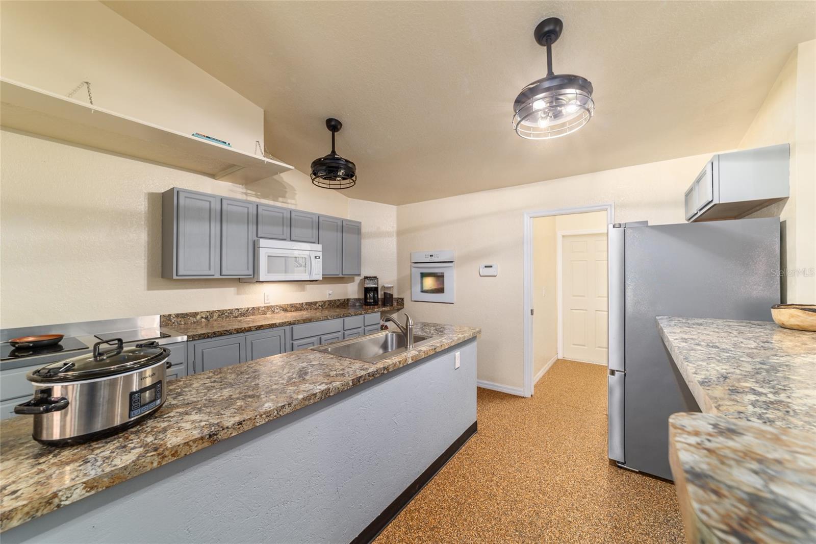 15 SEQUOIA LOOP CT, OCKLAWAHA, FL, 32179