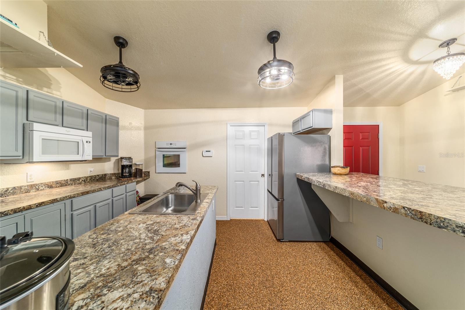 15 SEQUOIA LOOP CT, OCKLAWAHA, FL, 32179