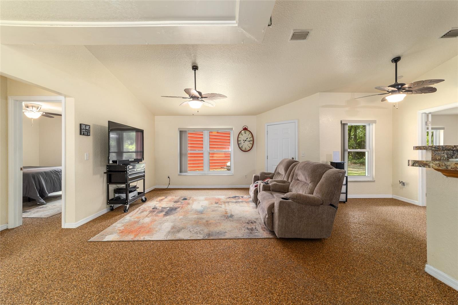 15 SEQUOIA LOOP CT, OCKLAWAHA, FL, 32179