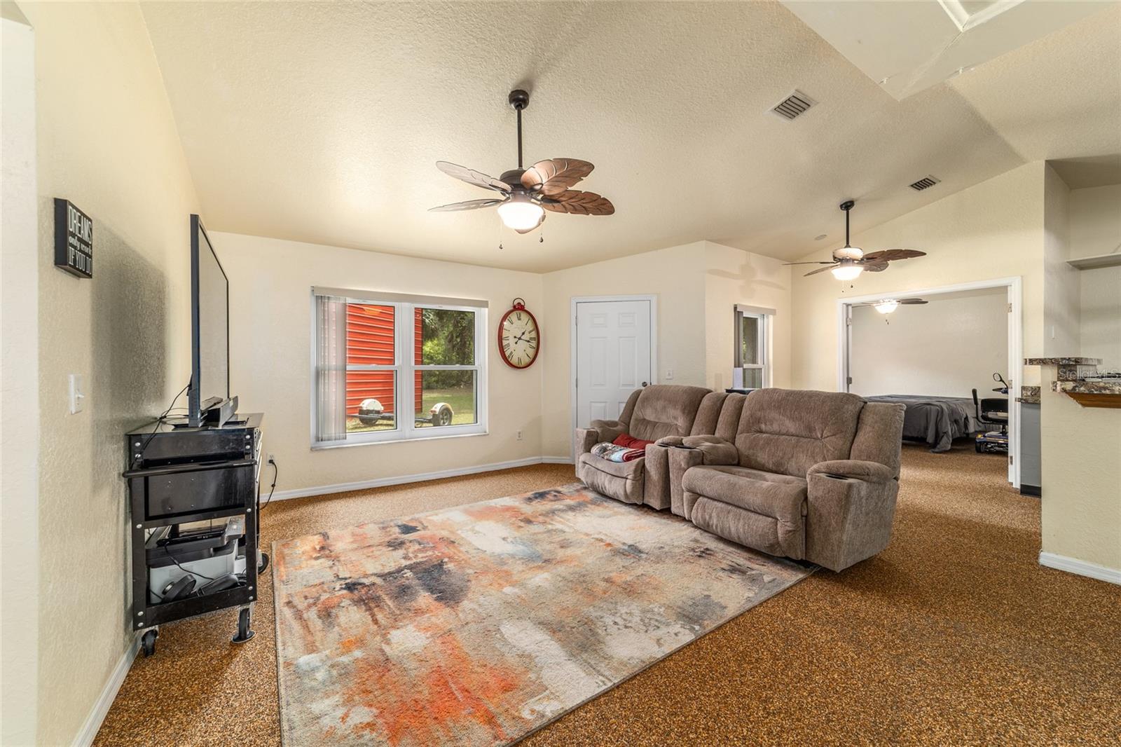 15 SEQUOIA LOOP CT, OCKLAWAHA, FL, 32179