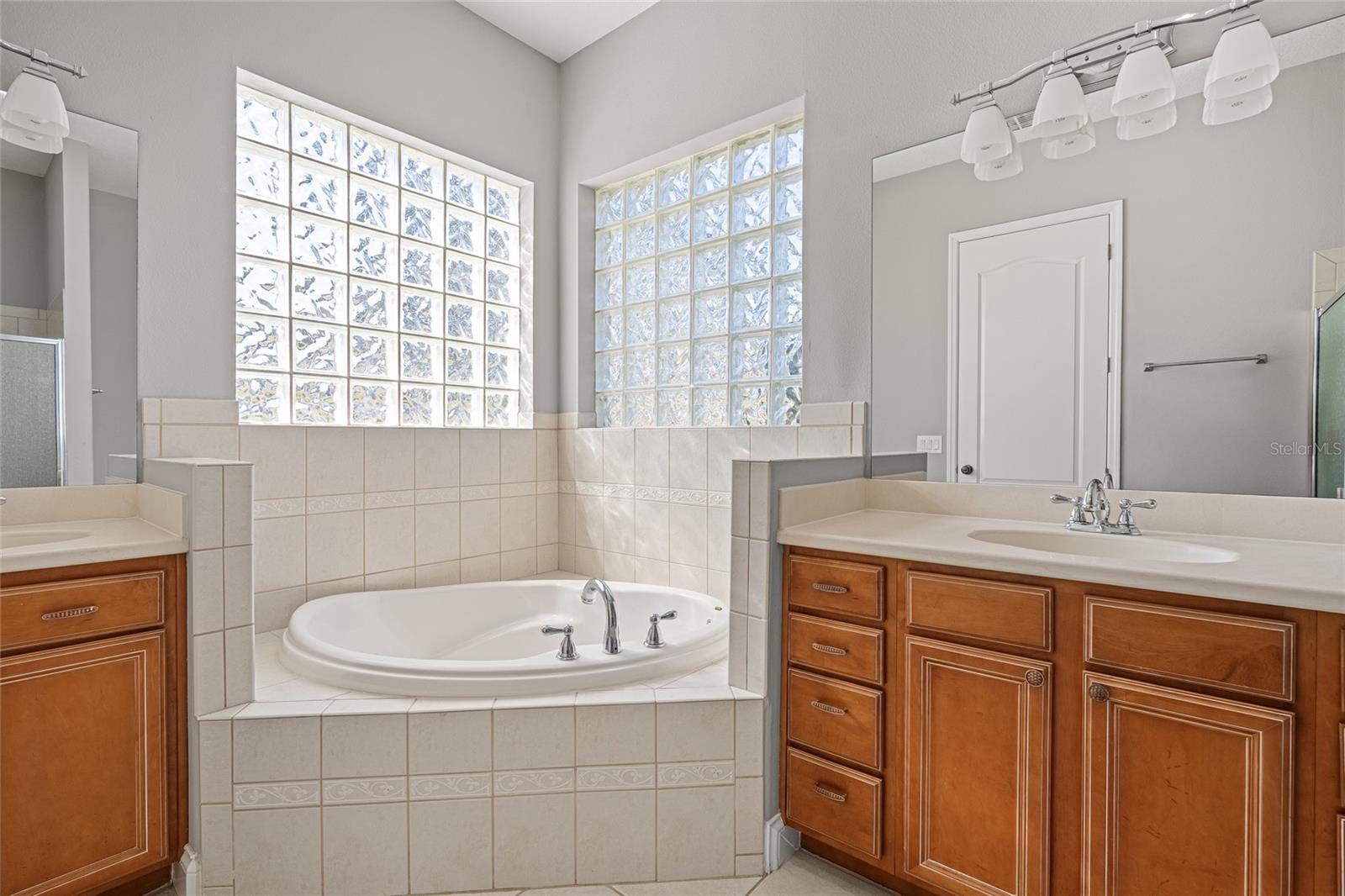 5631 SPINNAKER LOOP, LADY LAKE, FL, 32159