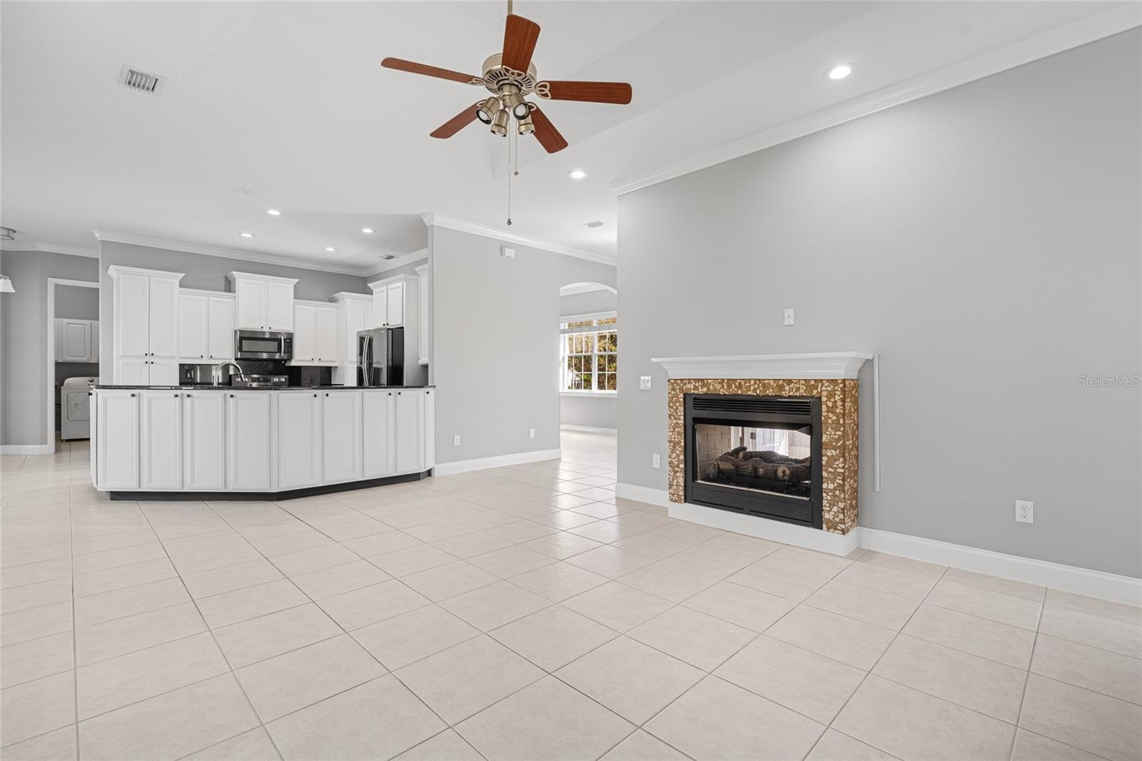 5631 SPINNAKER LOOP, LADY LAKE, FL, 32159