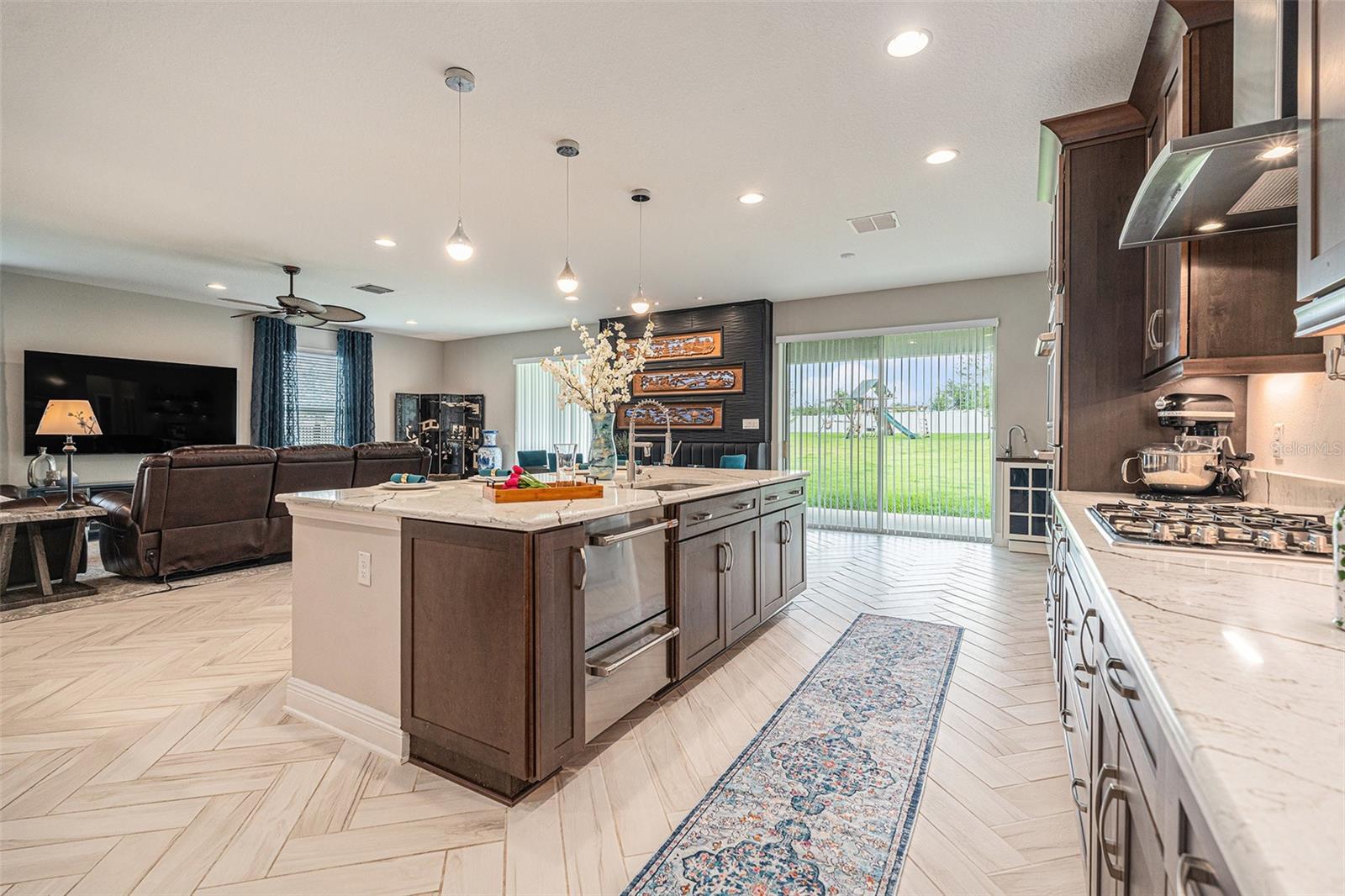 9843 CABERNET AVE, SEFFNER, FL, 33584