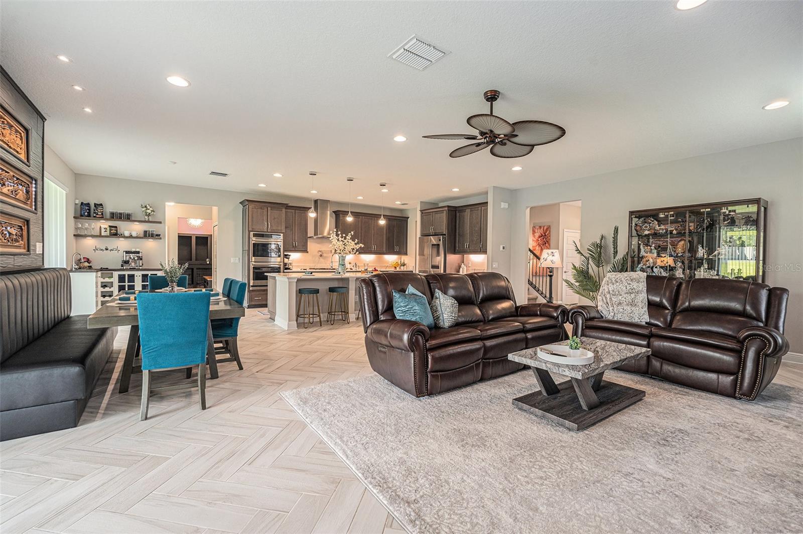 9843 CABERNET AVE, SEFFNER, FL, 33584