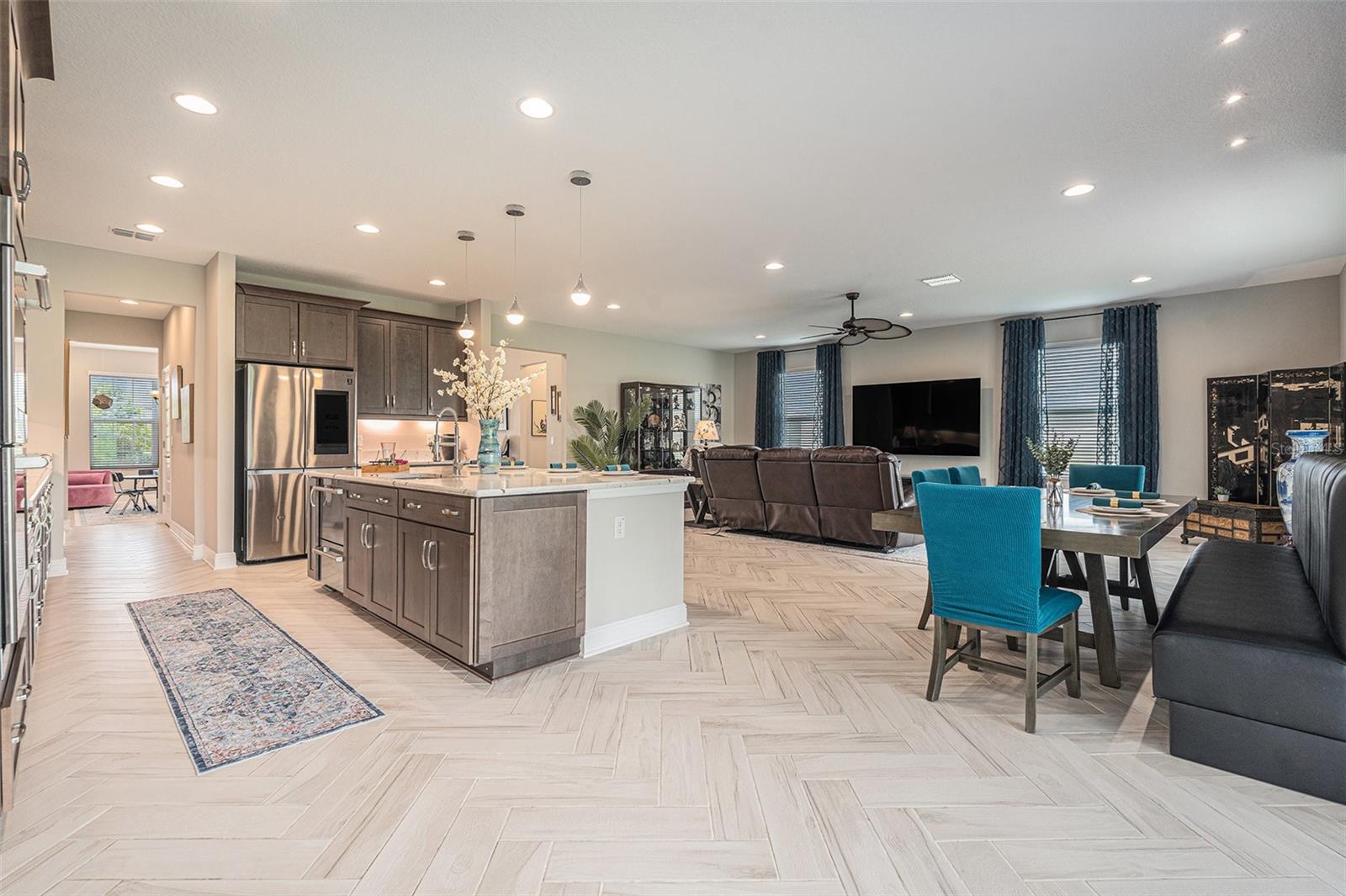 9843 CABERNET AVE, SEFFNER, FL, 33584