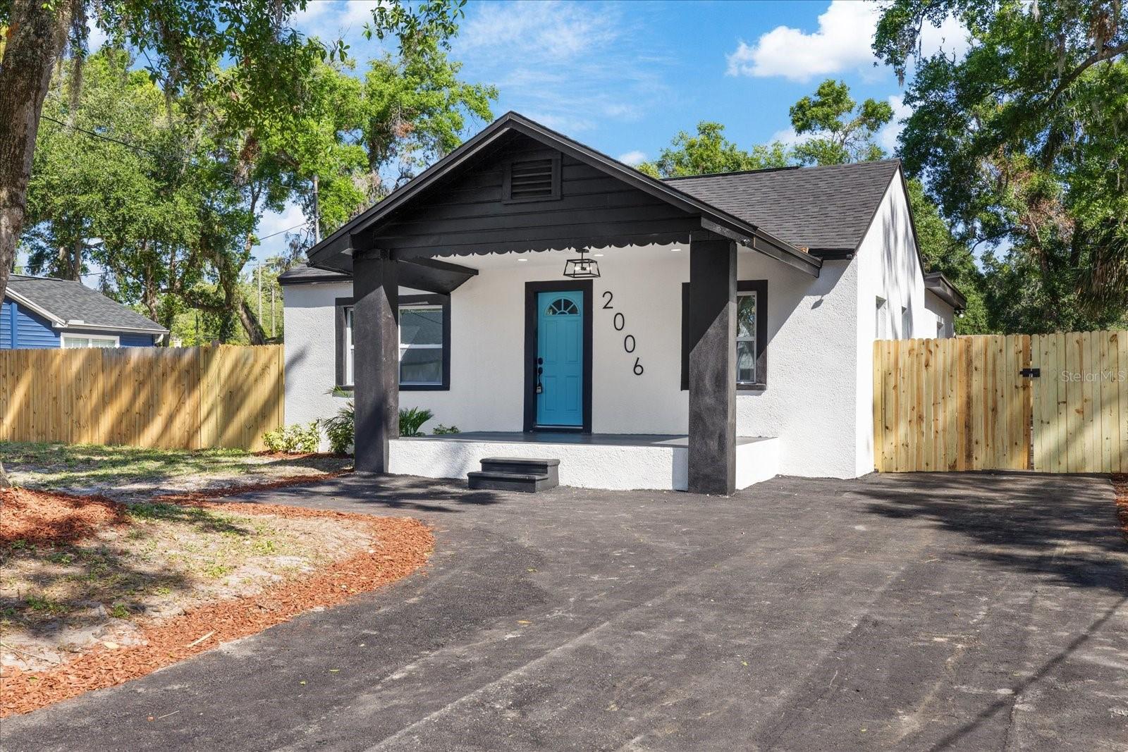 2006 E HENRY AVE, TAMPA, FL, 33610