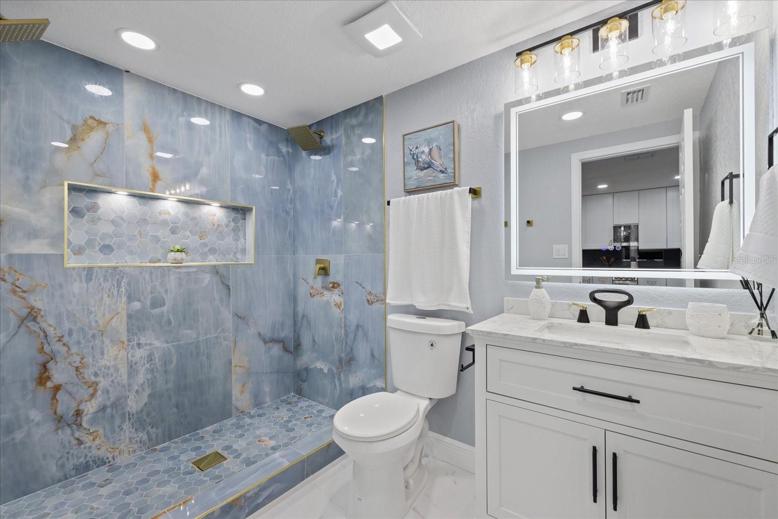 2006 E HENRY AVE, TAMPA, FL, 33610