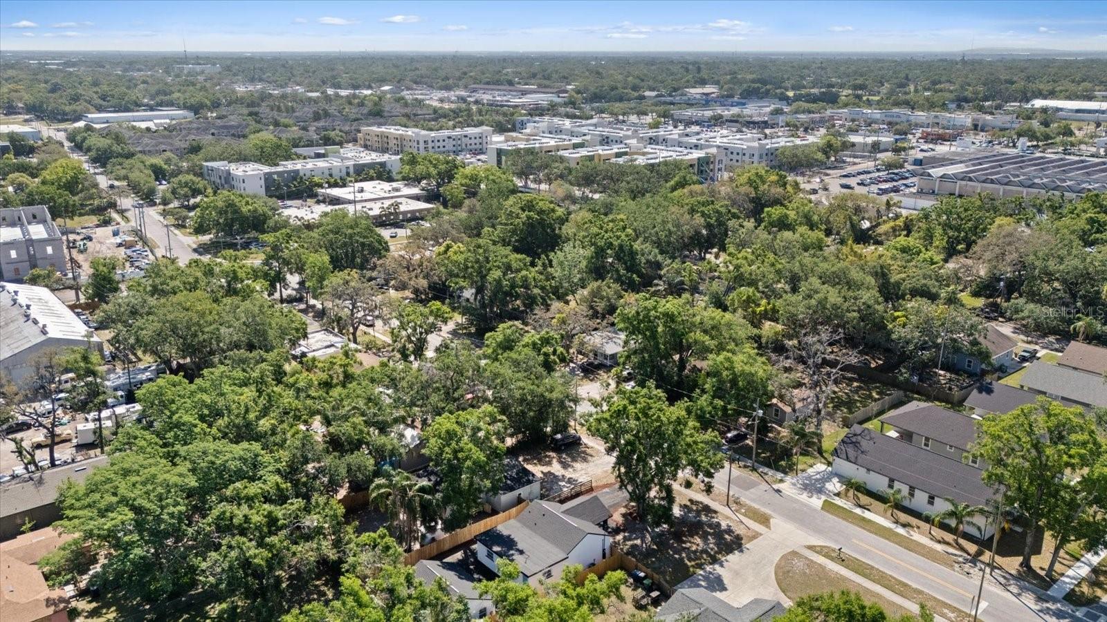 2006 E HENRY AVE, TAMPA, FL, 33610