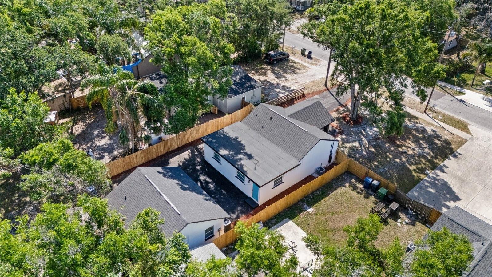 2006 E HENRY AVE, TAMPA, FL, 33610