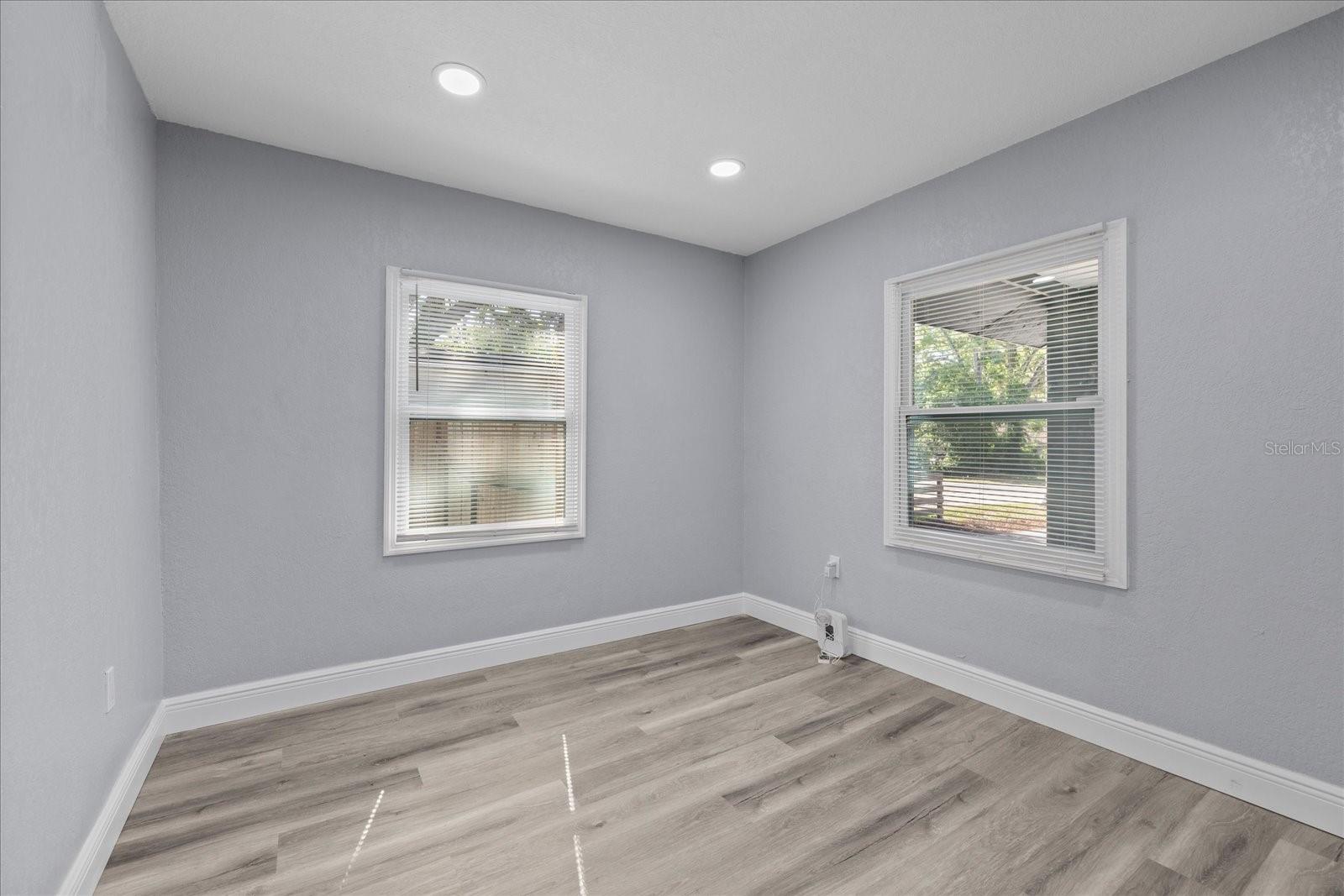 2006 E HENRY AVE, TAMPA, FL, 33610